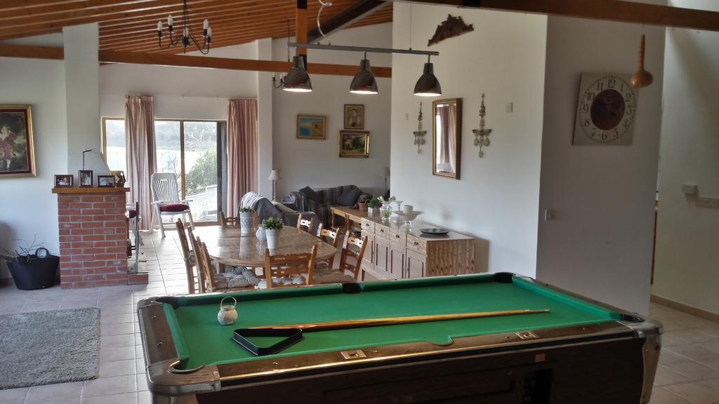 Villa In Moniatis Cameră foto